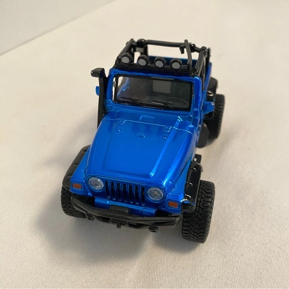 Maisto Volkswagen Van/ Jeep Wrangler/ Chevrolet Colorado/ Ford 4X4 Die-Cast Cars